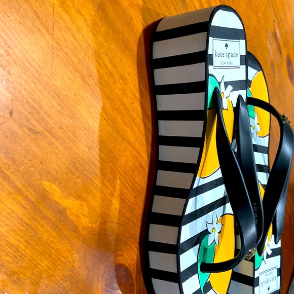 Kate Spade ♠️ platform flip flops size 7 - Picture 5 of 5